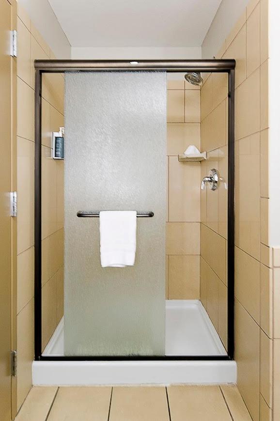 Clubhouse Hotel And Suites بيير المظهر الخارجي الصورة