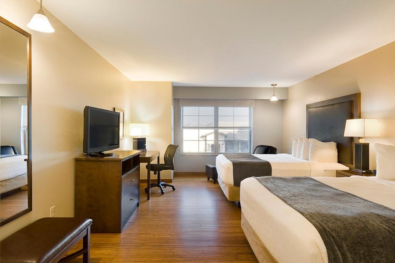Clubhouse Hotel And Suites بيير المظهر الخارجي الصورة