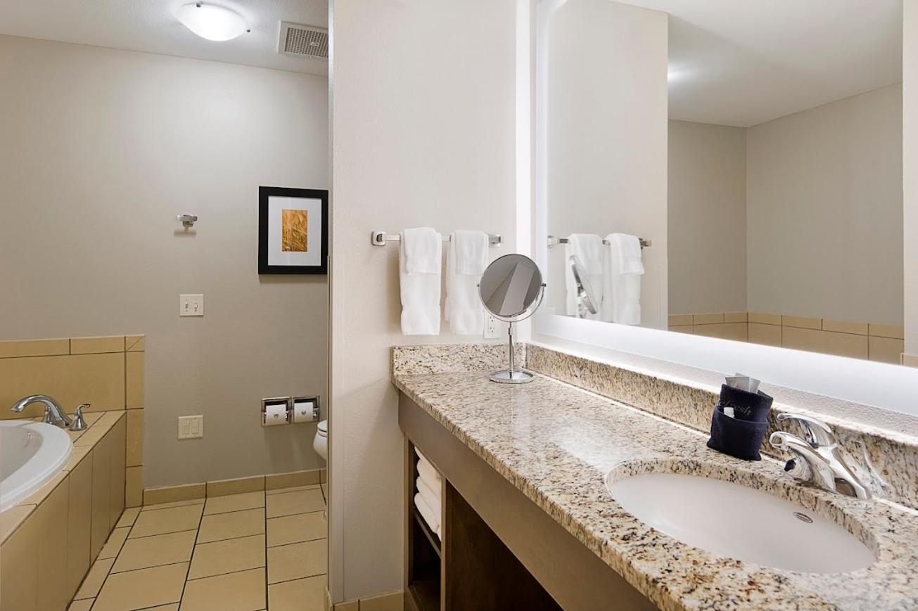 Clubhouse Hotel And Suites بيير المظهر الخارجي الصورة