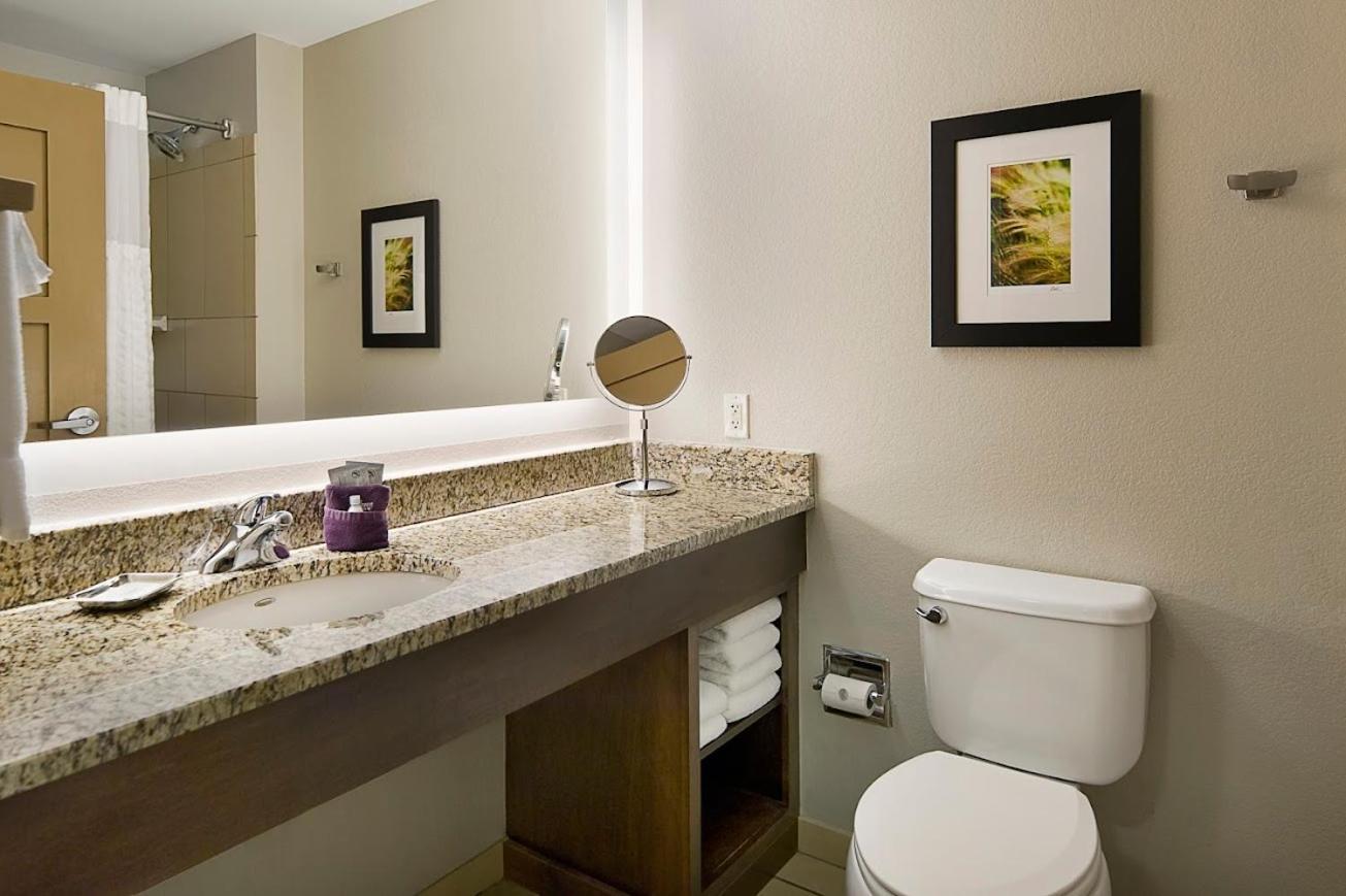 Clubhouse Hotel And Suites بيير المظهر الخارجي الصورة