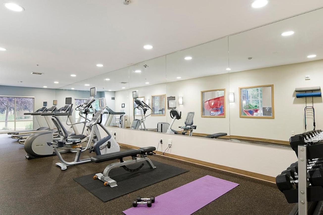 Clubhouse Hotel And Suites بيير المظهر الخارجي الصورة